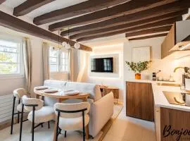 SUPER CENTRAL - Marais Designer One-Bedroom - FREE Parking