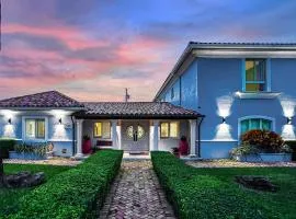 6-BD 3-BA Dreamy Vacation Retreat in Coral Terrace