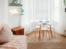 Delux Coastal Apartment