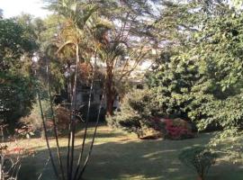 Comfortable Botanical Studio, hotel v destinaci Nairobi