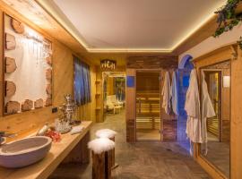 Garnì Prà Fiorì, hotell med parkeringsplass i Campitello di Fassa