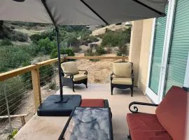 Charming Mountain Retreat in enjoyable Newbury Park with AC, WiFi