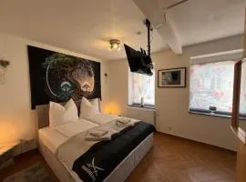 VIPstay 57m2 Apartment Zentral, im Erdgeschoß, S-Bahn, Messe Technikmuseum Sinsheim, Therme, PreZero Arena