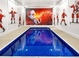 XmasCabins by SmokyStays- Christmas Themed Year Round!