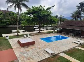 Casa na Marina com piscina churrasqueira e píer