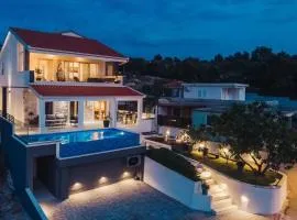 Seaside luxury villa with a swimming pool Razanj, Rogoznica - 23572