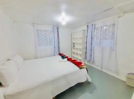 Private Double Room - Tonga Coral Cottage