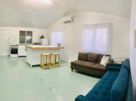 Private Twin Room - Tonga Coral Cottage