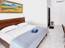 Ayani Guest House RedPartner, Hotel in Blitar