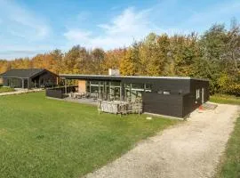 Nice Home In Hadsund With Sauna
