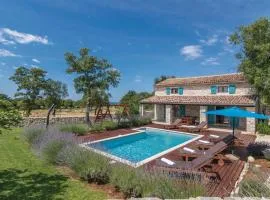 Lovely Home In Bale With Wifi