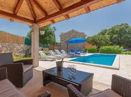 Stunning Home In Siritovci With Wifi