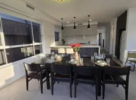Luxury 5 Bedrooms 3 full Bathrooms home in centre of Rouse Hill