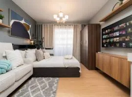Newly Renovated Pasig Studio with Pool and Fiber Wi-Fi