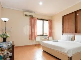 SR Residence near Mall Ciputra Cibubur Mitra RedDoorz
