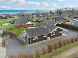 Nice Home In Sjølund With Wifi, готель у місті Sjølund