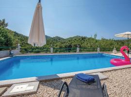 Two-Bedroom Holiday Home In Ploce