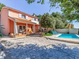 3 Bedroom Lovely Home In Barbariga