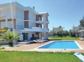 7 Bedroom Cozy Home In Preveza