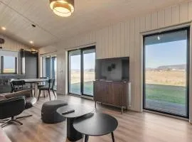 Cozy 3BR Family Home with Hot Tub & Scenic Views