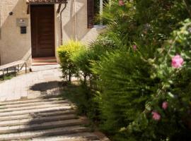 Porta Mazzini Affittacamere, hotel in Iesi