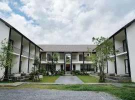 Shanti-Retreat Hotel