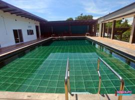 Khaolak Dive Resort, hotel in Khao Lak