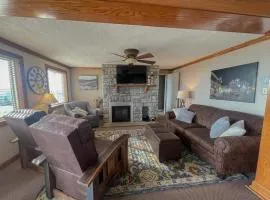 ML148 Corner Unit Fireplace WiFi Parking Connects To ML150 Rented Separately