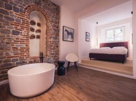 Suite Design & Spa，位于卢奇尼亚诺的酒店