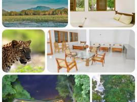 Lacoste By Yala Forest Bungalow, μπανγκαλόου σε Katagamuwa