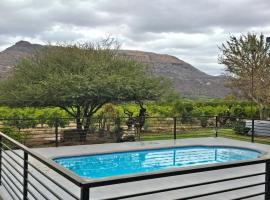 Die Boom Guest Farm, hotel en Boerboomskraal