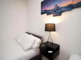 Beautiful spacious flat near city centre with Free Parking