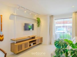 Apt c/ Piscina e 2 Suítes em Guarajuba TRA0014, hotel in Camacari