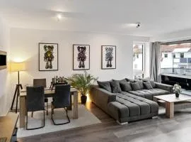 Modern Style Business Suite - Office - Kitchen - Balcony