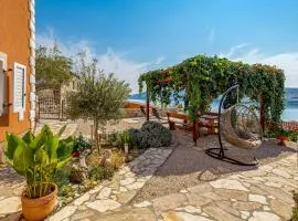 Cozy Home In Zubovici With Wifi