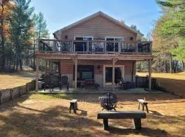 Hazel's Goose Creek Lodge - Private Riverfront!