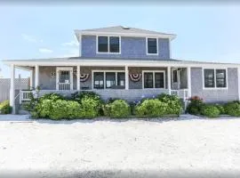 Truro Beachfront House For a Group