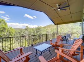 Games and Outdoor Seating Cabin in Scenic Payson!, cottage in Payson