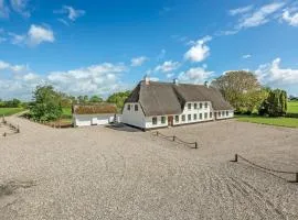 Six-Bedroom Holiday Home In Haderslev