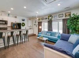 Pet-Friendly Getaway with Projector in Lake Dallas!