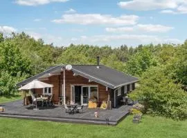 Cozy Home In Sæby With Kitchen