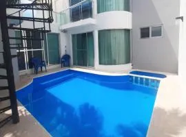 Casa con alberca en el centro de Puerto Progreso