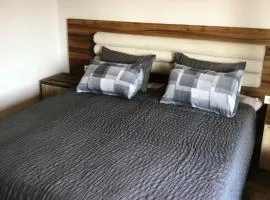 HOTEL ROOM CITY SQUARE with great VIEW no parking