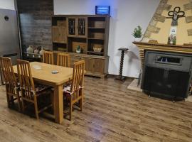 casa rural Cerro laute, chalet de monta&ntilde;a en Lanjar&oacute;n