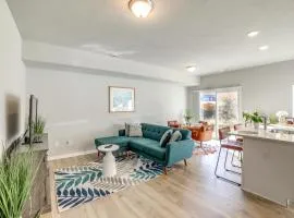 10 Mi to Grand Rapids Modern Townhome!