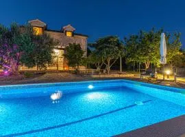 Three-Bedroom Holiday Home In Lozovac