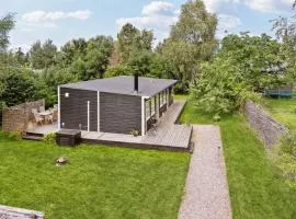 Cozy Home In Dronningmølle With Kitchen