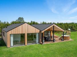 3 Bedroom Stunning Home In Jerup, hotel em Jerup