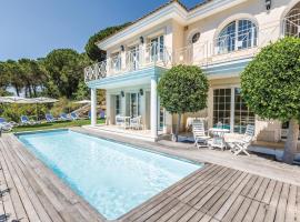 5 Bedroom Amazing Home In Cabrils, hotel v destinaci Cabrils