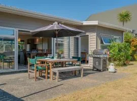 Unwind on The Fairway - Matarangi Holiday Home